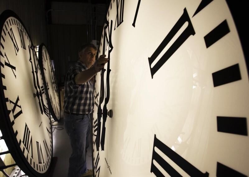 Here's what happens to your body when clocks 'fall back' an hour